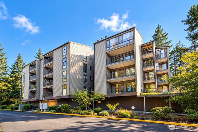 Property photo for 6702 139th Avenue NE #753, Redmond photo 3