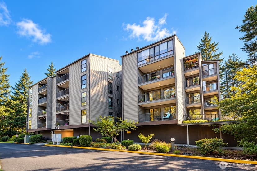 Property photo for 6702 139th Avenue NE #753, Redmond photo 3