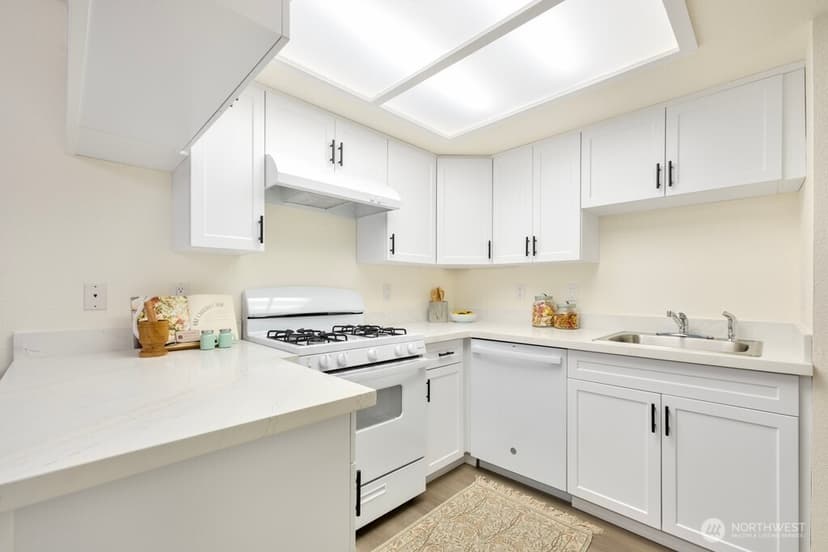 Property photo for 11422 SE 256th Place, Kent photo 10