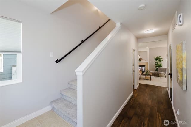 Property photo for 352 NE Miramar Circle, Bremerton photo 5
