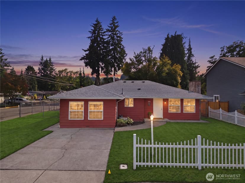 Property photo for 626 9th Avenue SE, Puyallup