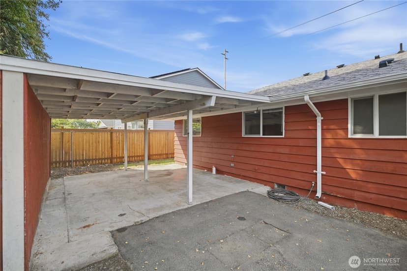 Property photo for 626 9th Avenue SE, Puyallup photo 30