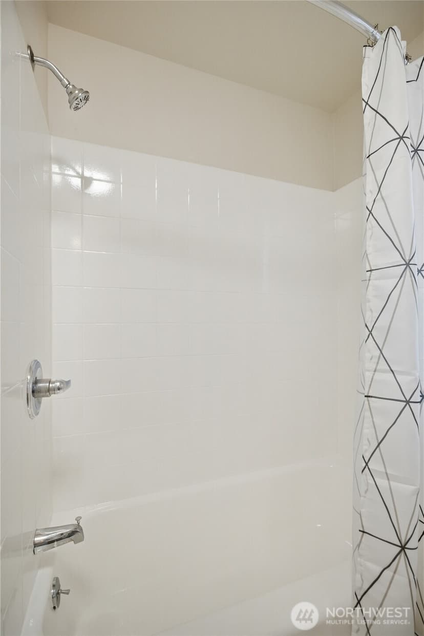 Property photo for 626 9th Avenue SE, Puyallup photo 18