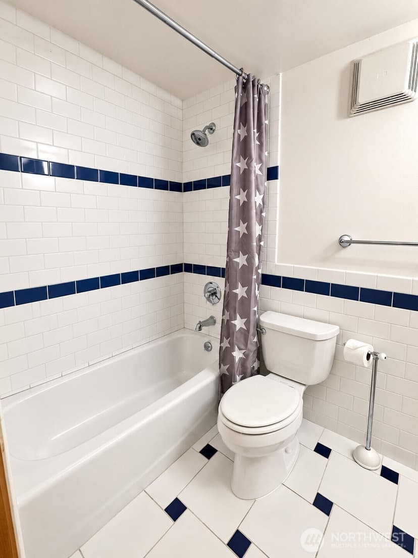 Property photo for 5753 40th Avenue NE, Seattle photo 8