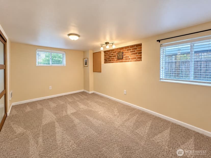 Property photo for 5753 40th Avenue NE, Seattle photo 10