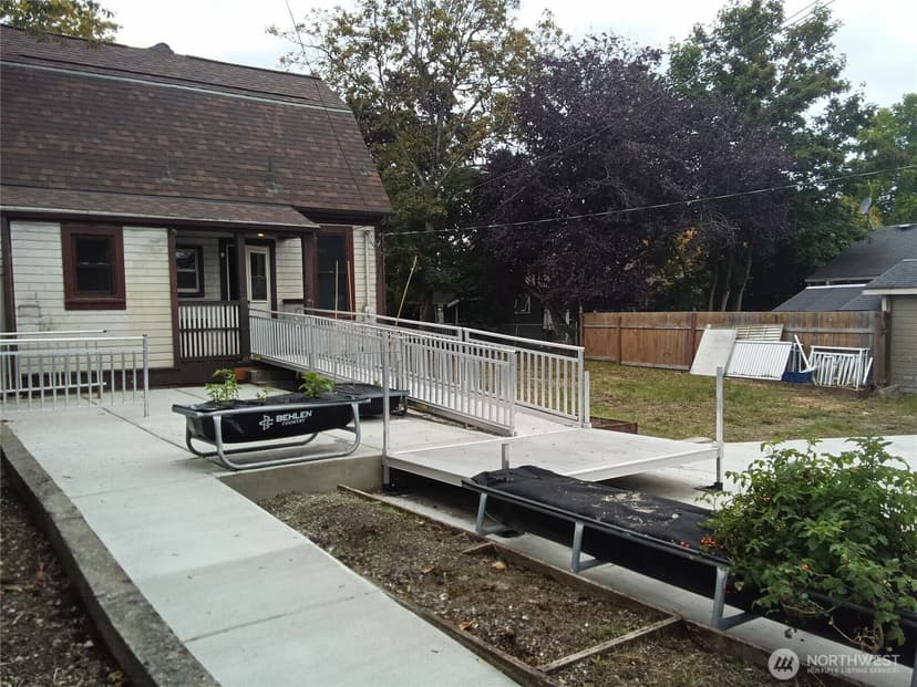 Property photo for 815 N Cushman Avenue, Tacoma photo 16