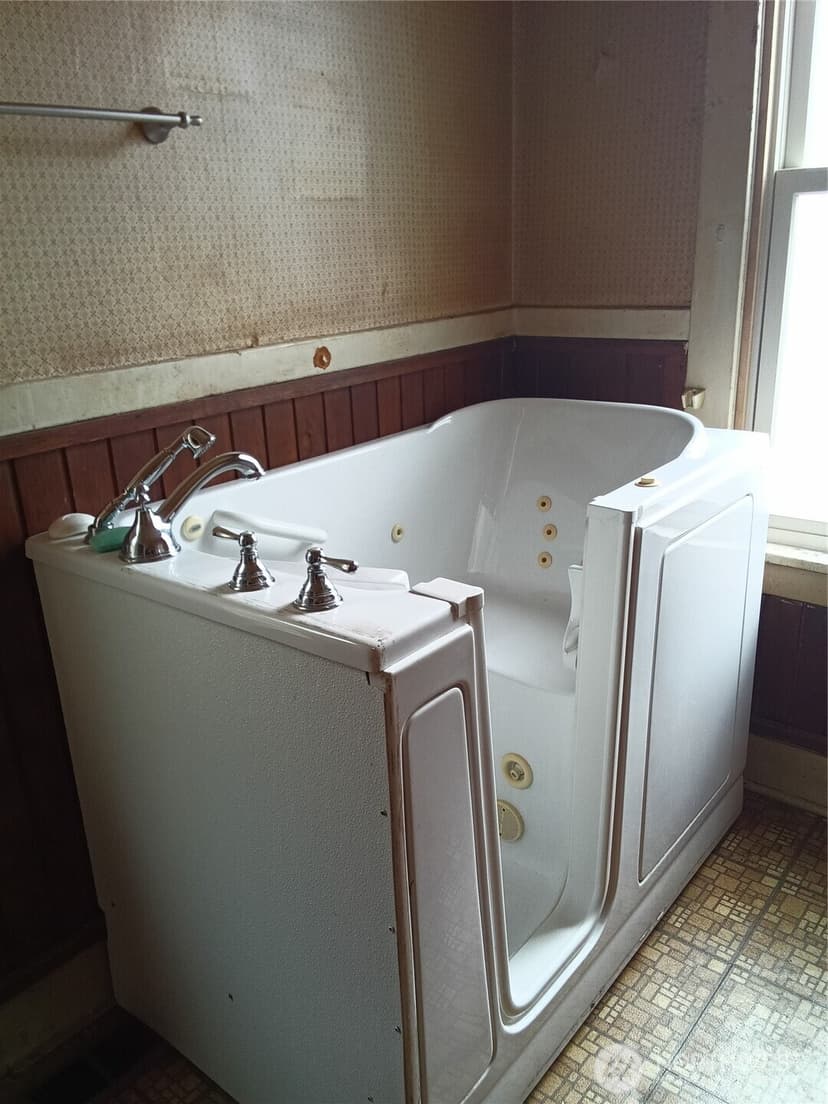 Property photo for 815 N Cushman Avenue, Tacoma photo 10