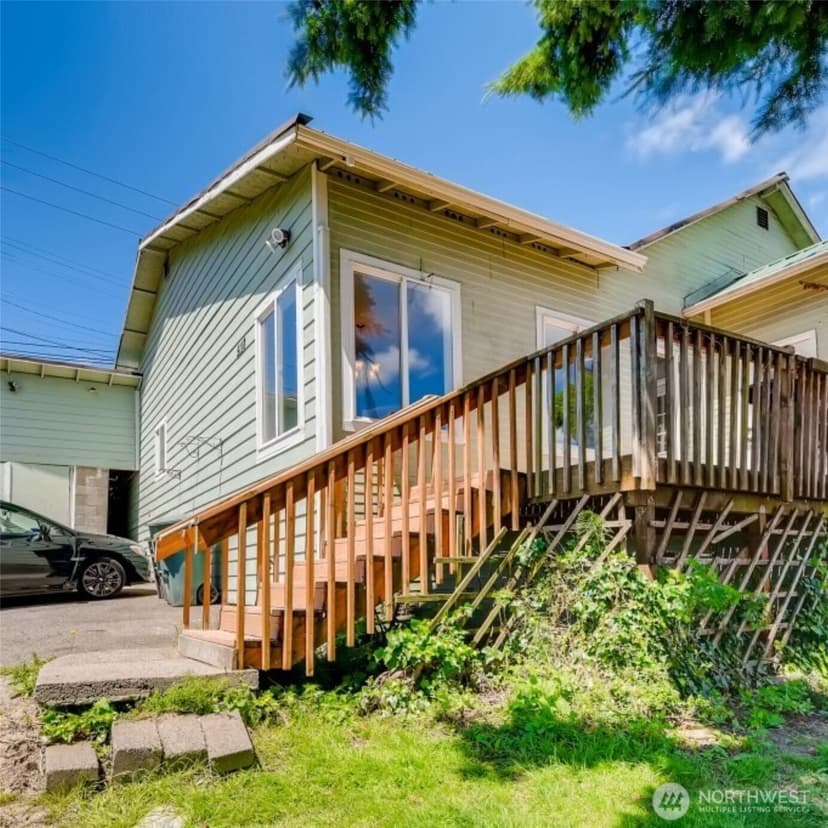 Property photo for 5118 S 3rd Avenue, Everett