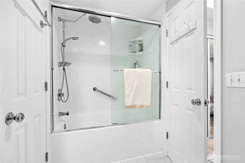 Property photo for 6356 138th Avenue NE #211, Redmond photo 23