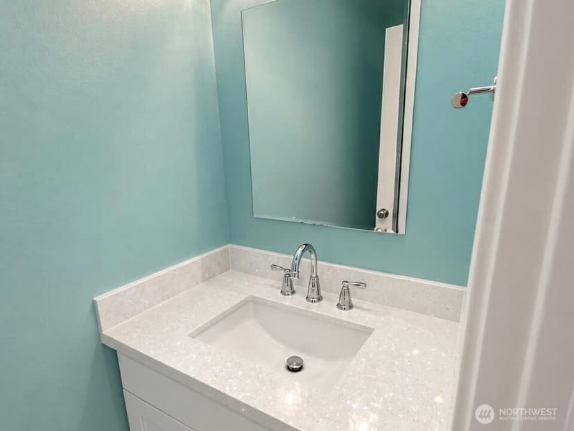 Property photo for 6356 138th Avenue NE #211, Redmond photo 17