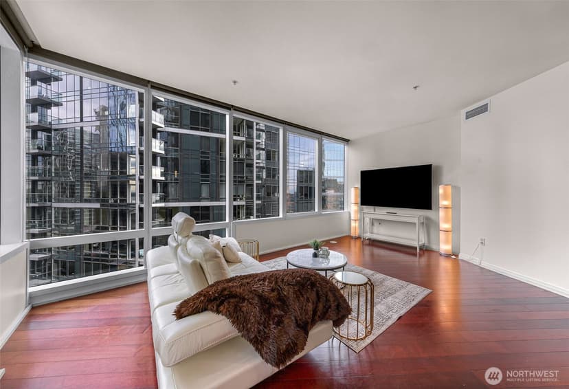 Property photo for 500 106th Avenue NE #1807, Bellevue photo 6