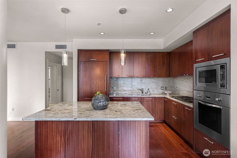 Property photo for 500 106th Avenue NE #1807, Bellevue photo 9