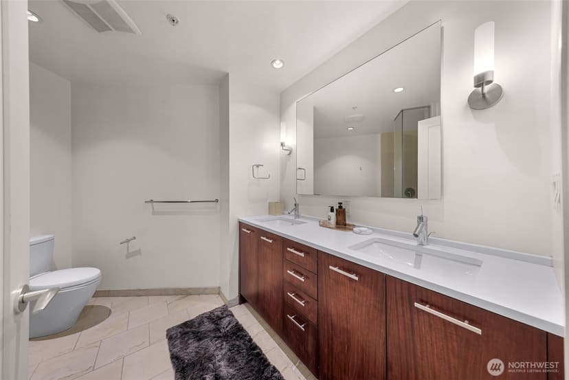 Property photo for 500 106th Avenue NE #1807, Bellevue photo 16