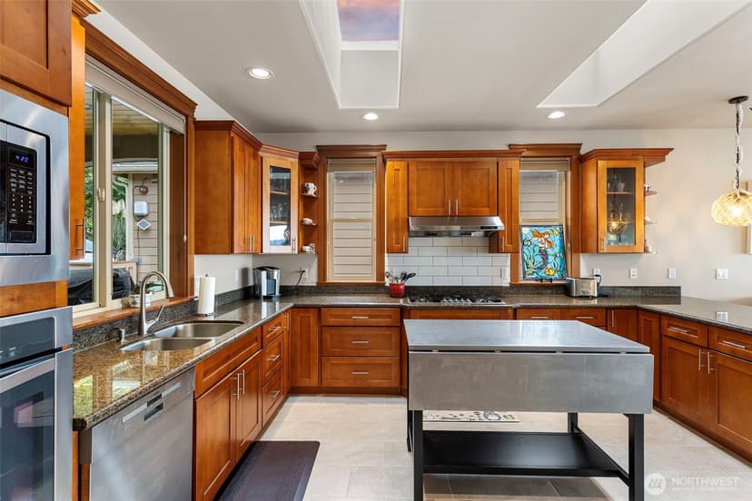 Property photo for 11928 Possession Lane, Edmonds photo 10
