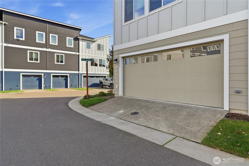 Property photo for 22998 Cherry Street, Black Diamond photo 32