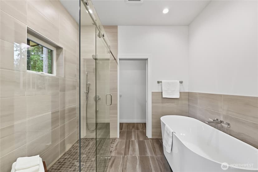 Property photo for 6015 Chorus Frog Street NE, Bainbridge Island photo 9