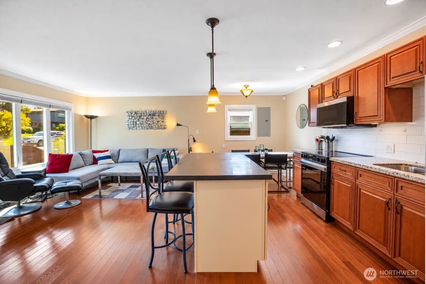 Property photo for 9745 2nd Avenue NW, Seattle photo 10