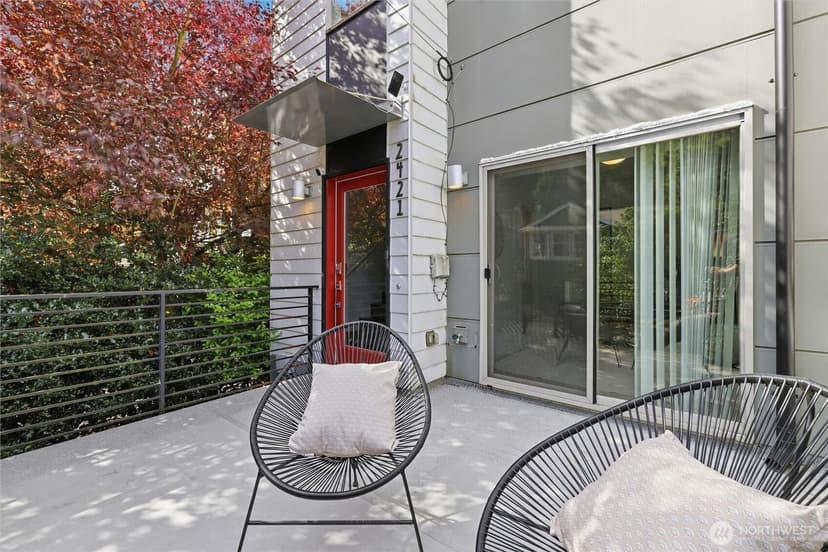 Property photo for 2421 Wickstrom Place SW, Seattle photo 5