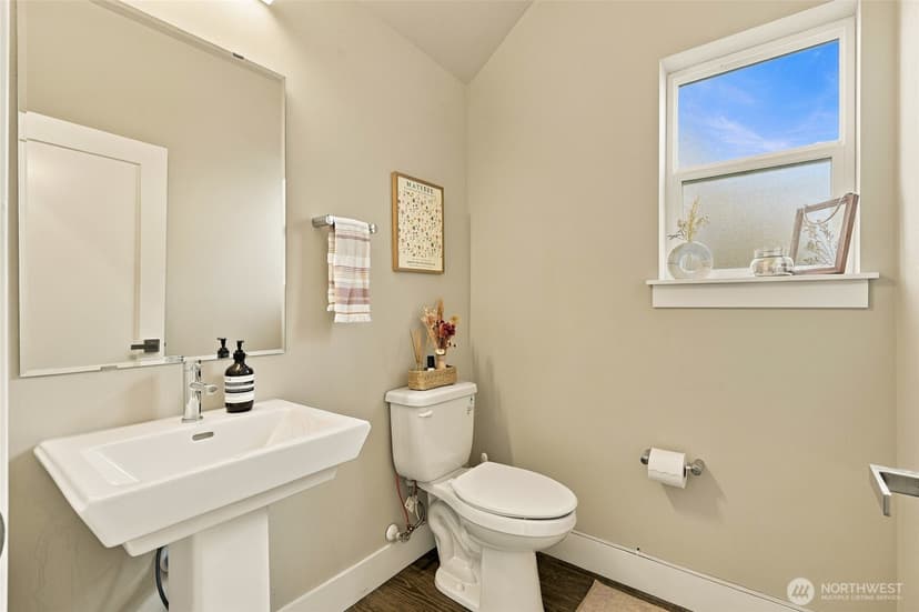 Property photo for 6224 206th Place SW, Lynnwood photo 17