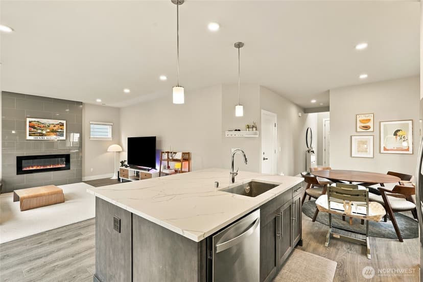 Property photo for 6224 206th Place SW, Lynnwood photo 12