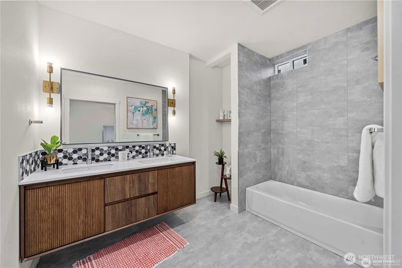 Property photo for 11541 17th Circle SW, Burien photo 6