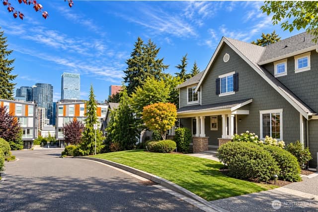 Property photo for 208 107th Place SE, Bellevue photo 4