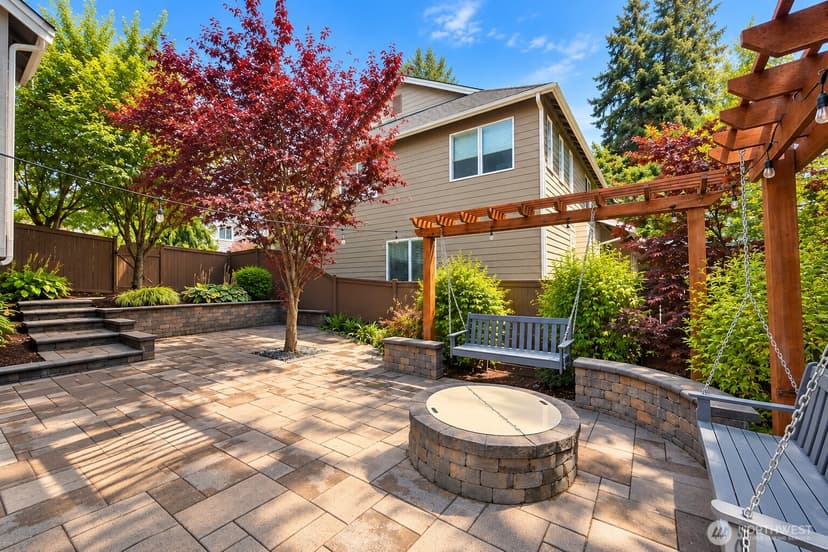 Property photo for 208 107th Place SE, Bellevue photo 38