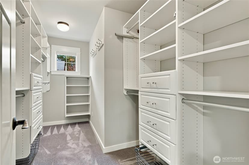 Property photo for 208 107th Place SE, Bellevue photo 30