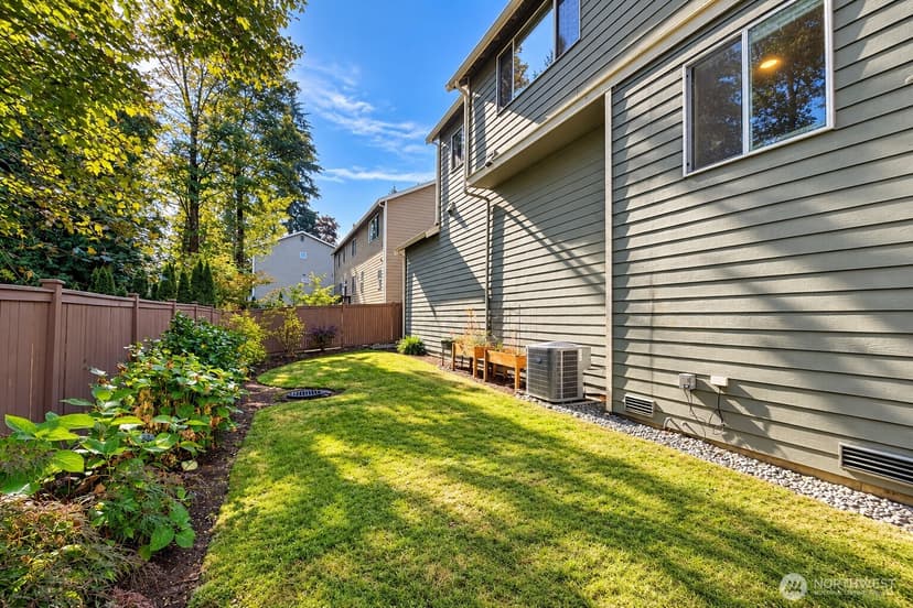 Property photo for 208 107th Place SE, Bellevue photo 39