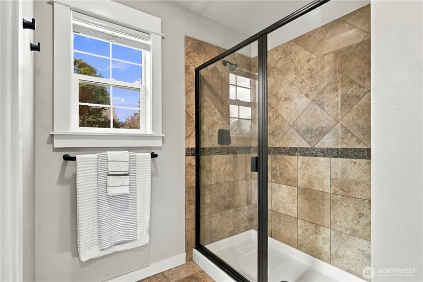 Property photo for 208 107th Place SE, Bellevue photo 29