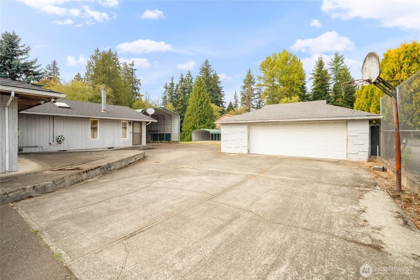 Property photo for 1605 126th Street SE, Everett photo 21