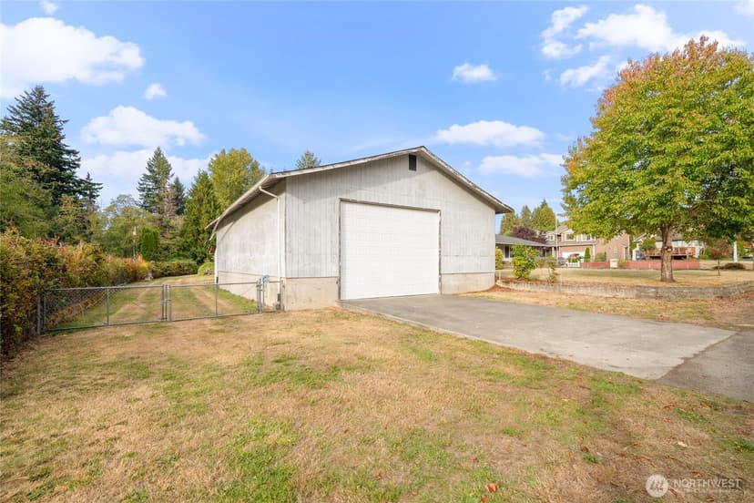 Property photo for 1605 126th Street SE, Everett photo 22