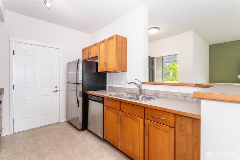 Property photo for 21240 40th Place S #Unit B, SeaTac photo 8