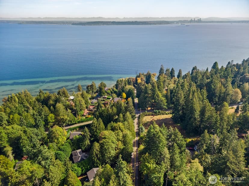 Property photo for 10220 NE Yaquina Avenue, Bainbridge Island photo 7