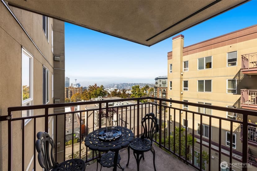 Property photo for 1711 E Olive Way #413, Seattle photo 8