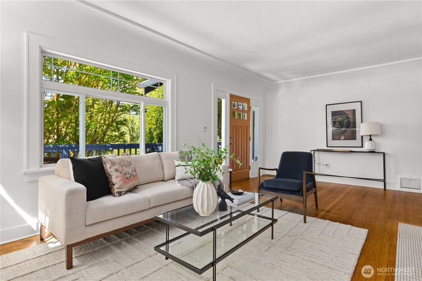 Property photo for 2568 28th Avenue W, Seattle photo 8
