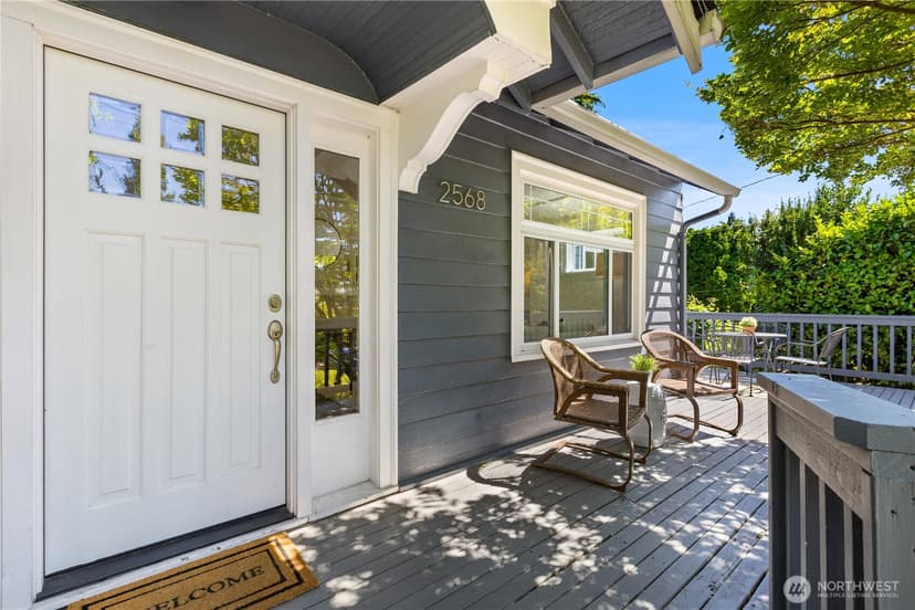 Property photo for 2568 28th Avenue W, Seattle photo 5