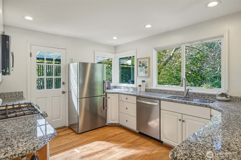 Property photo for 11825 8th Avenue NW, Seattle photo 15