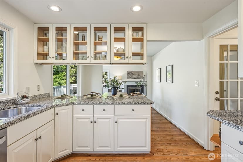 Property photo for 11825 8th Avenue NW, Seattle photo 16