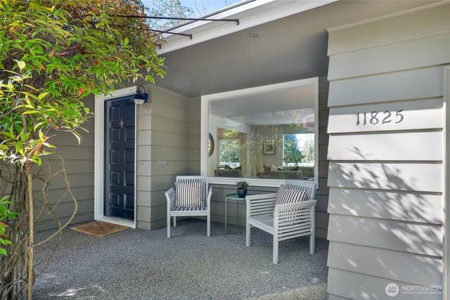 Property photo for 11825 8th Avenue NW, Seattle photo 4