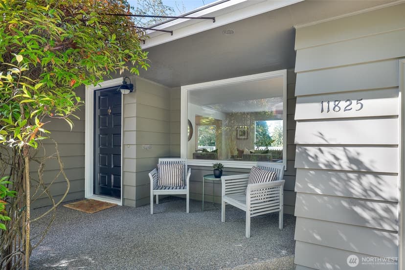 Property photo for 11825 8th Avenue NW, Seattle photo 4