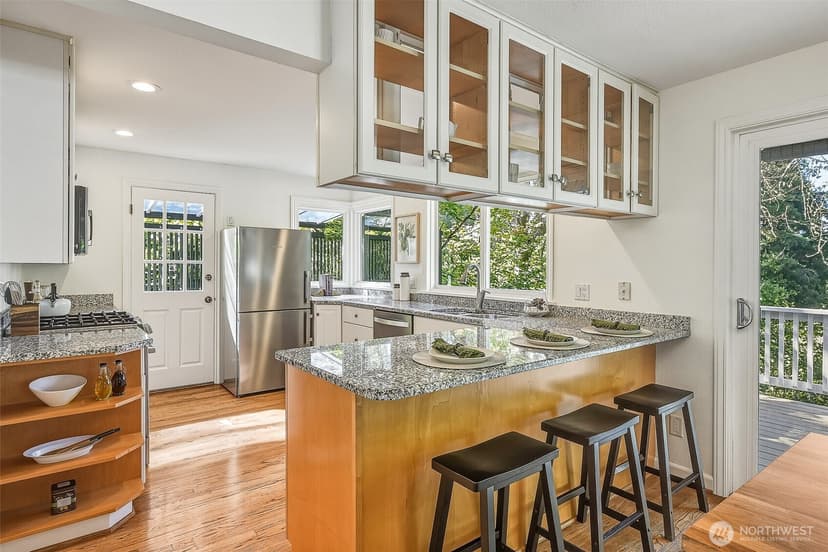Property photo for 11825 8th Avenue NW, Seattle photo 13