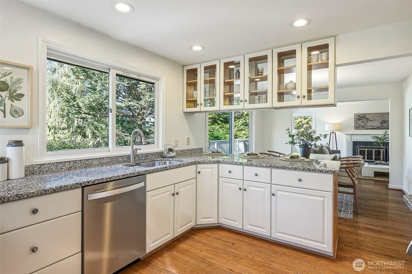 Property photo for 11825 8th Avenue NW, Seattle photo 14