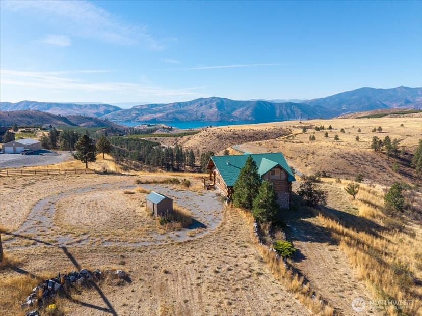 Property photo for 595 Chelan Trails Road, Manson