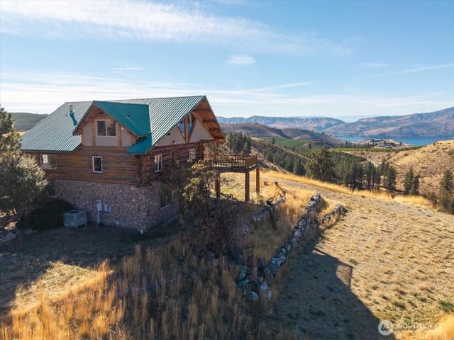 Property photo for 595 Chelan Trails Road, Manson photo 4