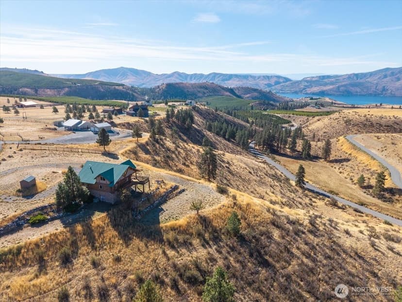 Property photo for 595 Chelan Trails Road, Manson photo 2