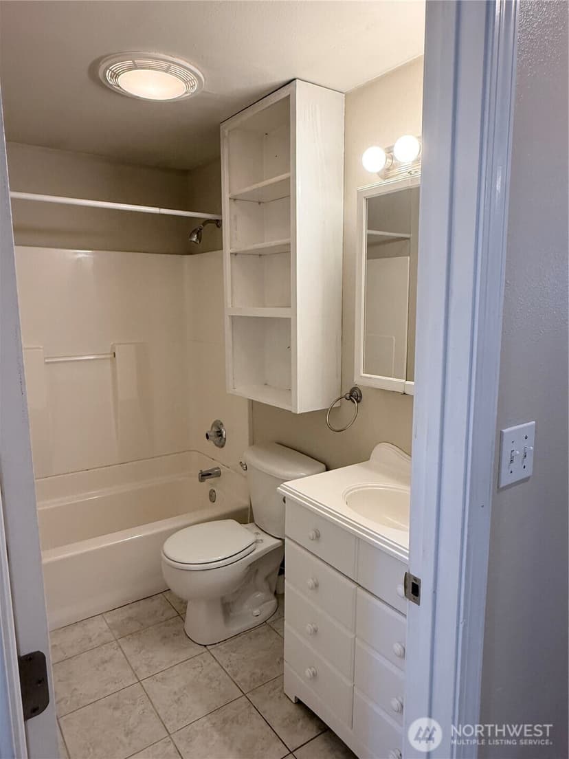 Property photo for 5622 202nd Street SW, Lynnwood photo 11