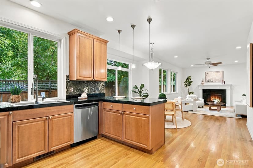 Property photo for 7924 NE 184th Street, Kenmore photo 2
