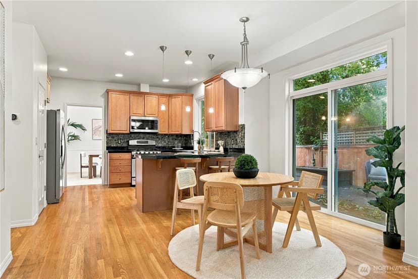 Property photo for 7924 NE 184th Street, Kenmore photo 4