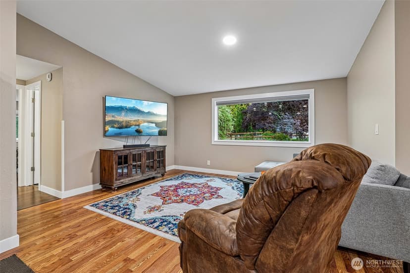 Property photo for 17229 SE Lake Moneysmith Road, Auburn photo 9